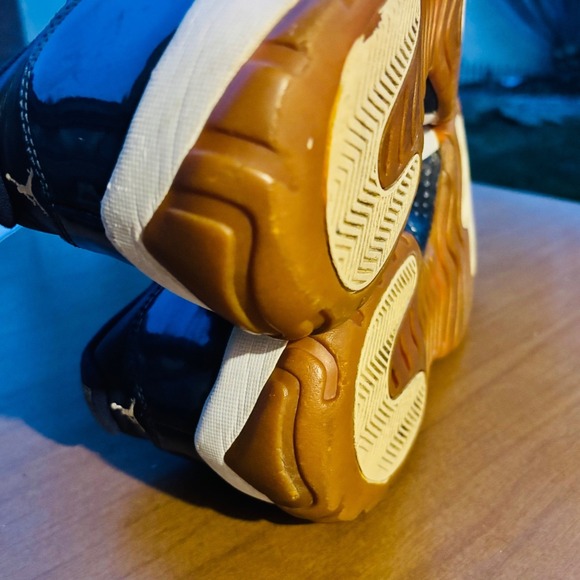 Jordan 11 Retro Low Midnight Navy Gum Bottom Mens 14 528895-405 2016 No laces - Picture 9 of 9